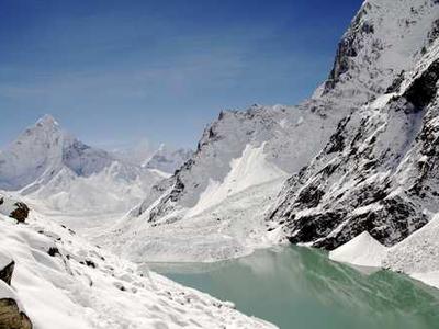 A cosmic collision reveals how black holes really behave